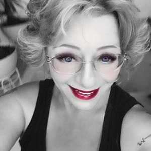 Meet your Posher, Janel